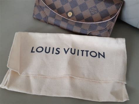 louis vuitton certificaat|authentic Louis Vuitton dust bag.